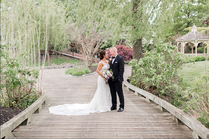 Bride-Groom-Garden-Bridge
