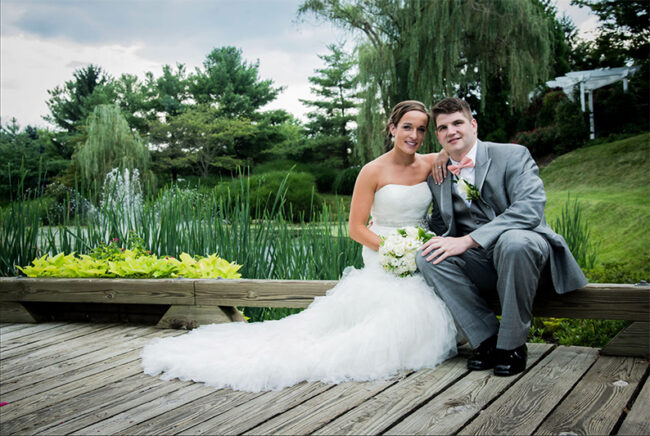 Bridge-Groom-Sitting-Garden-Bridge
